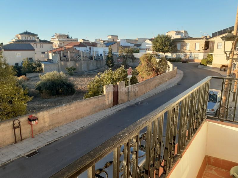 Foto c9001240-0c59-4f7a-82a5-132589b46eb4. Casa aparellada amb aparcament a Gójar