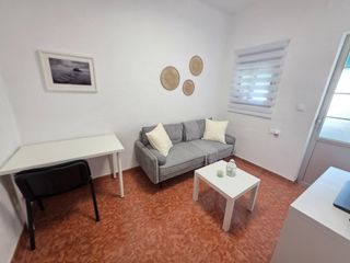 Rent Flat  Avenida de andalucía. Se alquila piso en granada