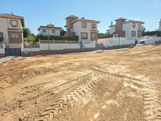 Terreny residencial a Calle Unis 34