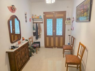 Reihenhaus  Calle valladolid. Se vende casa en la zubia