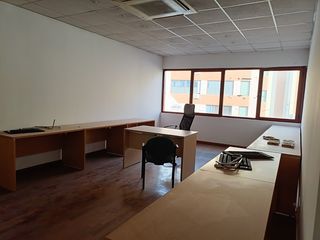 Miete Büro in Calle de luis i 65. Oficina en alquiler