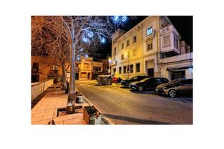 Lloguer Local Comercial a Poble - Casc Antic. Local en pleno centro casi acabado, a negociar..!!