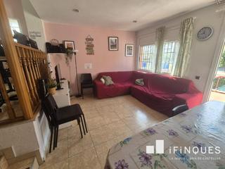 Casa a Torrent del Capell. Casa con garaje y patio en ca noriach