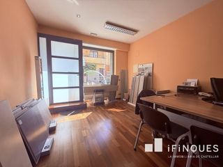 Lloguer Local Comercial a Espai Tolra - Els Pedrissos - Can Carner. Local dual con plaza de parking y ascensor