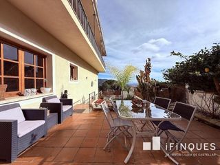 Casa a El Rac�-Sant Feliu del Rac�. Con el horizonte a tus pies una torre con alma