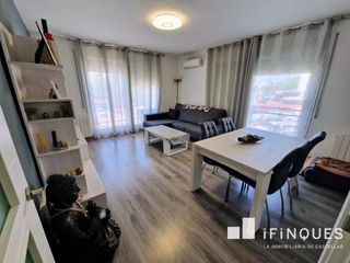 Appartamento in Eixample. Piso reformado y lleno de luz en les termes