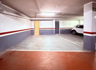 Miete Autoparkplatz in Poble - Casc Antic. Parking grande mas trastero de 8 metros impecables