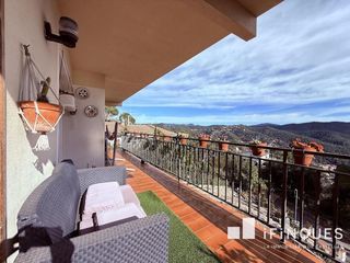 Casa a El Rac�-Sant Feliu del Rac�. Con el horizonte a tus pies una torre con alma