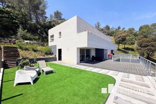 Maison jumelée à El Racó-Sant Feliu del Racó. Estrena tu casa nueva antes del verano