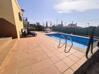 Casa a Bigues i Riells del Fai. Casa acogedora con piscina en la pineda