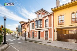 Edificio en Jardin botanico 126. Edificio en el barrio de la guia  gijon