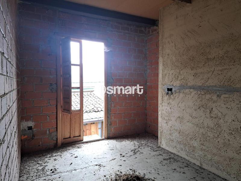 Foto ec4903d5-b046-4ab3-bb3b-c13a175bbb3c. Casa adosada en Ciaño - Zona Rural Langreo