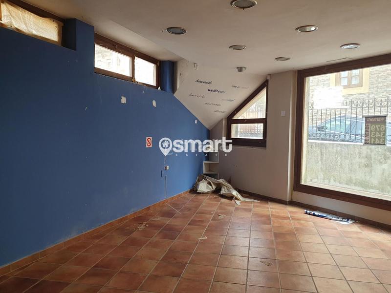 Foto 493350f3-ae5c-4740-ad97-a13821e42fe7. Local comercial  en Navia