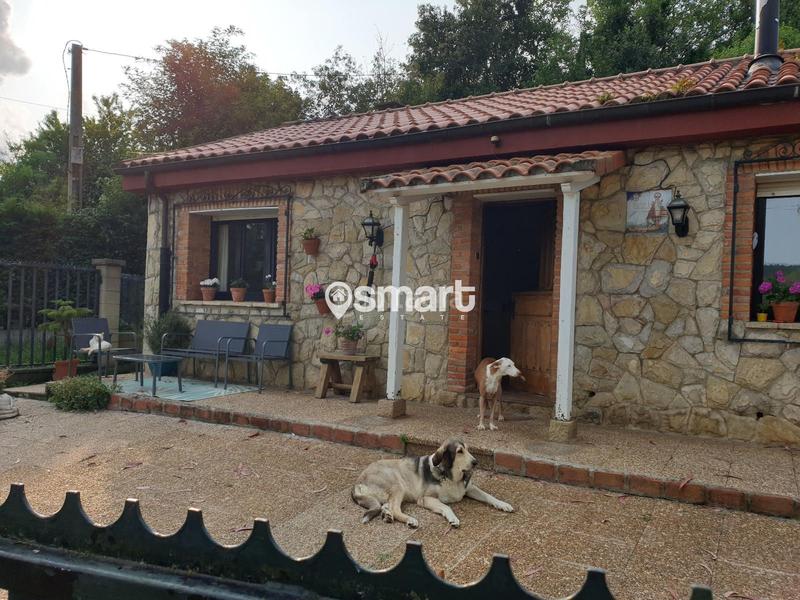 Foto 00d6ed3a-40a7-497e-9b04-9142f39450c0. Chalet con parcheggio in Carreño