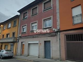 Piso  Magdalena,la. Piso 3 dormitorios y 2 baños para reformar en aviles