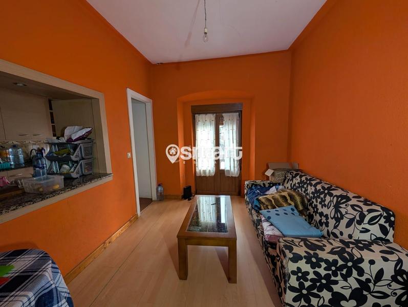 Foto f9b6bc3f-eca9-42dd-9aed-5f8a81531190. Edifici a Salas