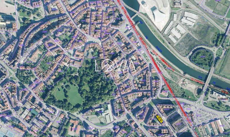 Foto 47873f77-5fd9-43a9-81ee-577d441e8101. Pis a Versalles Avilés