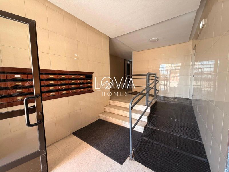 Foto b24a5615-9a2f-45f5-9cef-c10ac97496ad. Pis a Versalles Avilés