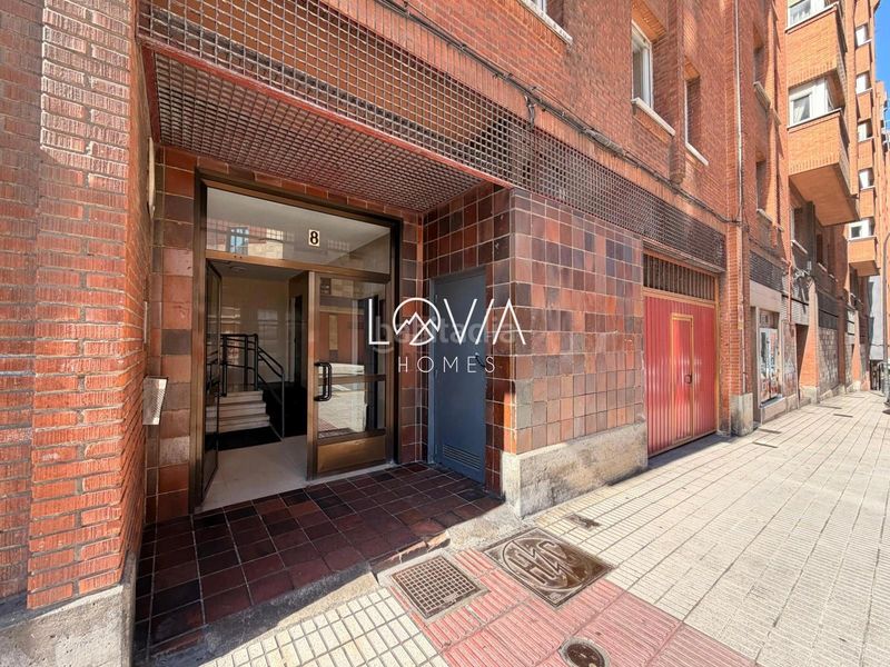 Foto ed559513-5171-448b-816f-83b35eecdeca. Pis a Versalles Avilés