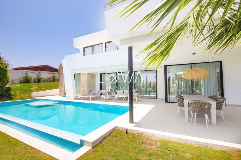 Foto 8e4ff9fd-268e-4012-b946-848e8fe614ac. Casa amb aparcament piscina a Valle Romano Golf Estepona