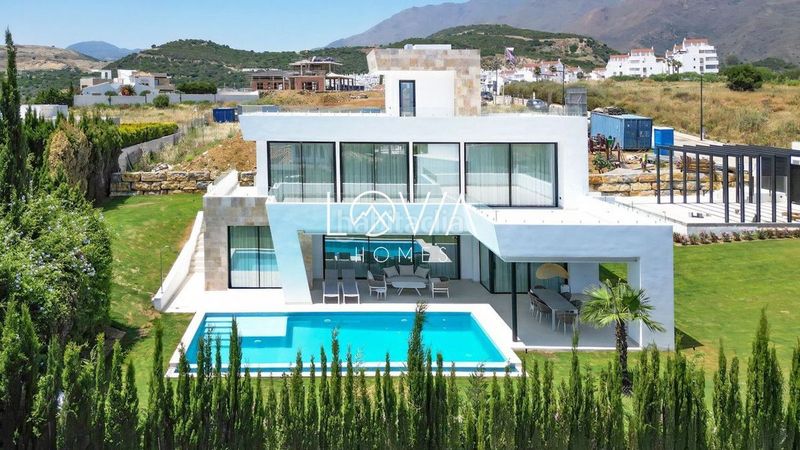 Foto 9fa6fcd2-839f-4404-811a-fcde9112ba2b. Casa amb aparcament piscina a Valle Romano Golf Estepona