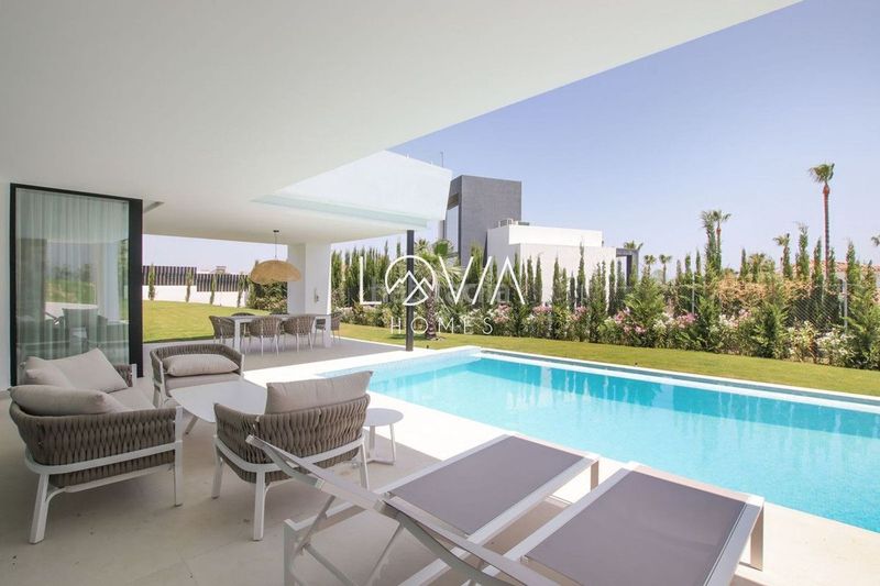 Foto cd0ba474-534f-4dfe-8760-ad865f3e0448. Casa amb aparcament piscina a Valle Romano Golf Estepona