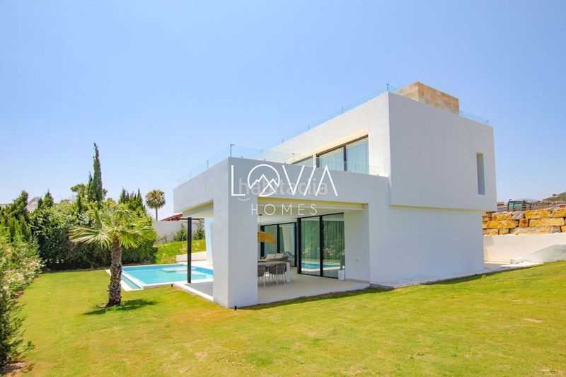 Foto f40a8662-5fea-4bf1-9d36-55589ac97492. Casa amb aparcament piscina a Valle Romano Golf Estepona