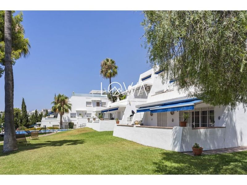 Foto ca962e3d-209a-4e40-8ca6-bf7395313a02. Pis amb piscina a Puerto Banús Marbella