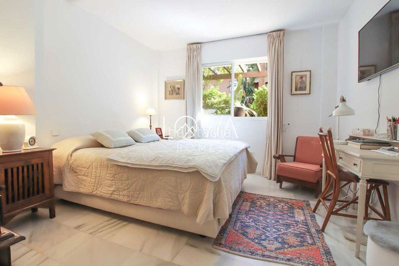 Foto 12bd2496-c15c-4bca-8957-21fd2e1681c5. Pis amb aparcament piscina a lomas de Marbella club Marbella
