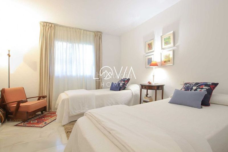 Foto 1f8ac1f8-0764-4d28-b870-018ab8097f2d. Pis amb aparcament piscina a lomas de Marbella club Marbella