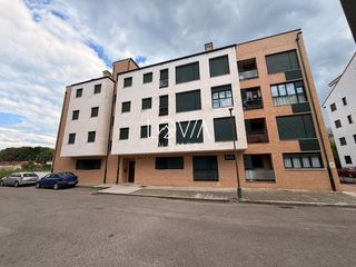 Aparcament cotxe  Riu calabres. Plaza de garaje posada de llanes, segunda unidad al 50