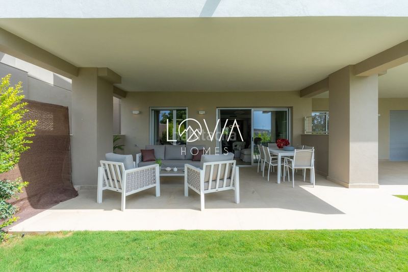 Foto f5a75a6d-81f9-4820-9870-e38324b43305. Pis amb aparcament piscina a Estepona golf Estepona