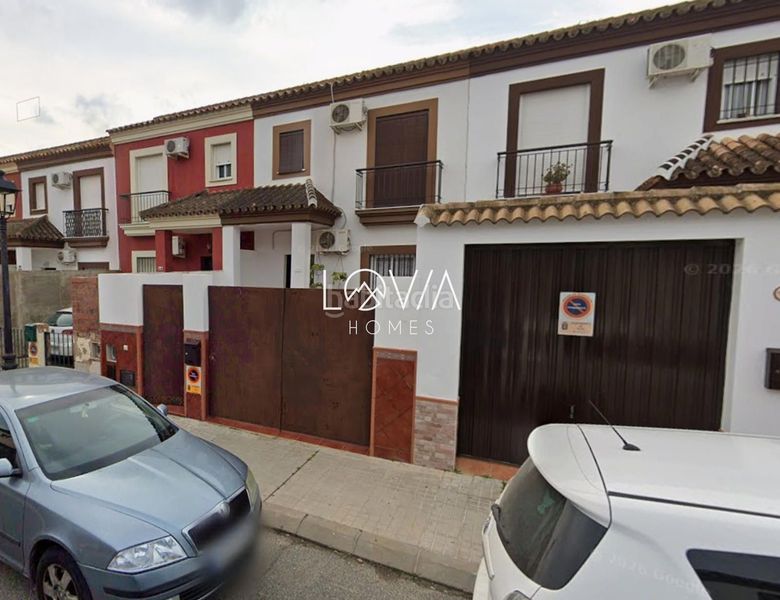 Foto d92dcaff-1dd8-494e-af29-a5d7d1a11b34. Casa adossada a Pilas