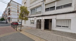 Flat  Antonio rengel s/n. Piso en venta alquilado en huelva  para inversores  calle antoni