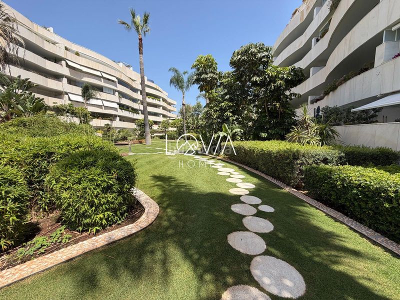 Foto 555a75ca-3ad7-480b-9835-5358d4b70640. Pis amb aparcament piscina a Puerto Banús Marbella