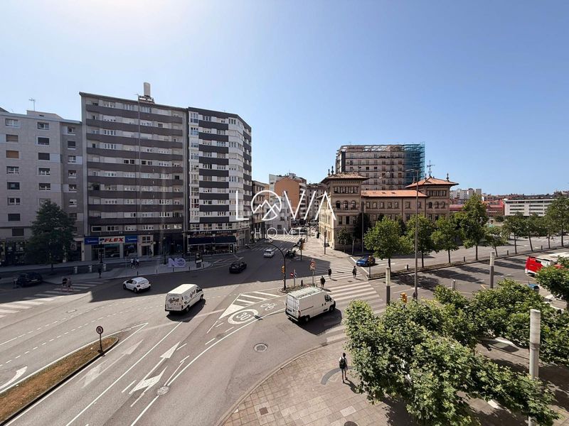 Foto 97a25fb3-96d1-47e9-9378-9b63772c5e59. Pis amb terrassa a Centro Gijón