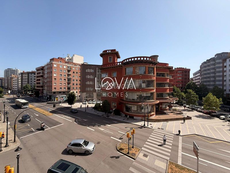 Foto e7a91a3d-b863-43fd-9372-326cf32e887e. Pis amb terrassa a Centro Gijón