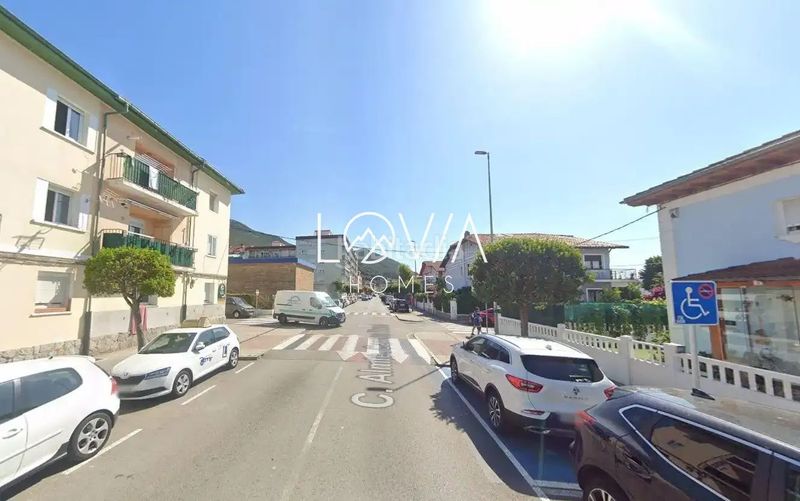 Foto c52b7cd0-fa85-45b9-8ce0-b21cfd7c23df. Pis a Santoña