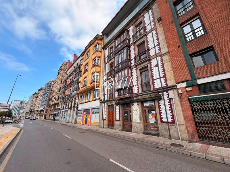 Foto cf696670-f865-4b42-b242-05c933d5f7e9. Local comercial a Centro Gijón