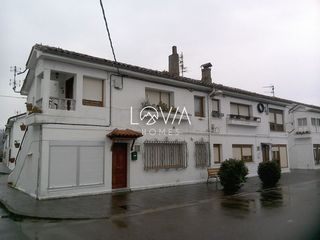 Pis  Las casucas. Piso en avenida las casucas en venta alquilado