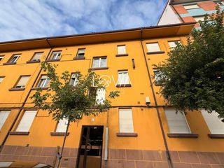 Appartement  Cid campeador. Piso con garaje y posibilidad de 3 dormitorios en raíces  castri