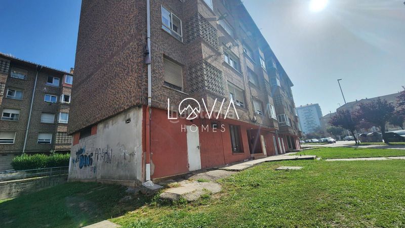 Foto 6aa5a3b2-d441-410c-9849-b9184fdc9e49. Piso  de 87 m2 en cardenal herrera oria en Alisal - San Román Santander