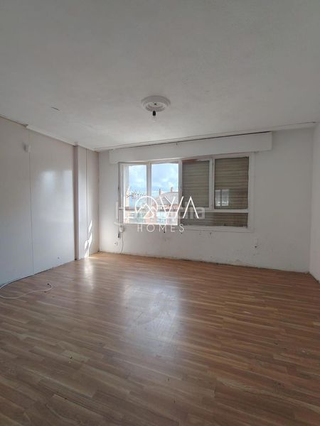 Foto 8fef70bc-d477-4478-8613-85887f191399. Piso  de 87 m2 en cardenal herrera oria en Alisal - San Román Santander