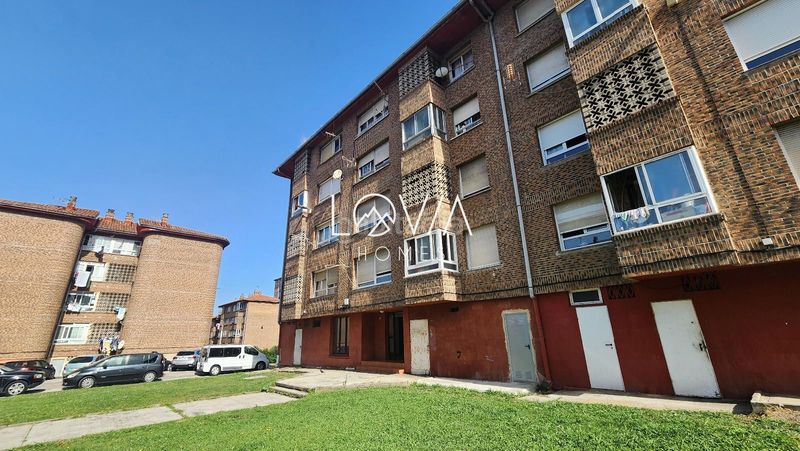 Foto 9f473eaf-5441-4f07-a070-87d4e5afb4ed. Piso  de 87 m2 en cardenal herrera oria en Alisal - San Román Santander