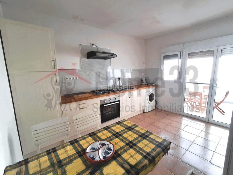 Foto b476fe5e-fac9-43b8-b8d9-caace571cf0a. Casale con camino in Enix