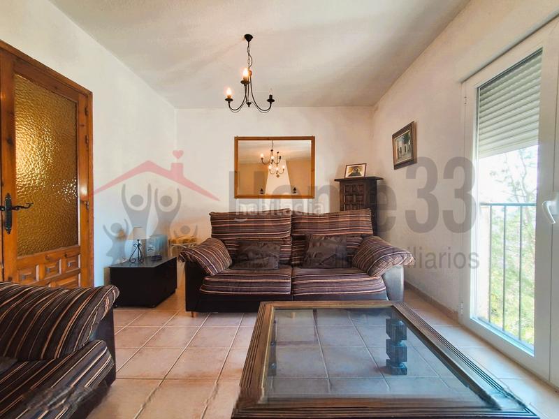 Foto fba538d8-8d68-44e2-8ecb-811d75fbf3e9. Casale con camino in Enix