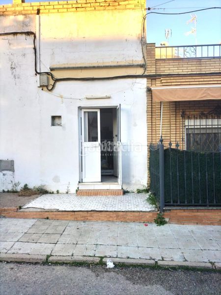Foto f74ab3d5-89e5-4a49-89bf-9e47f212ff37. Local comercial a Coria del Río