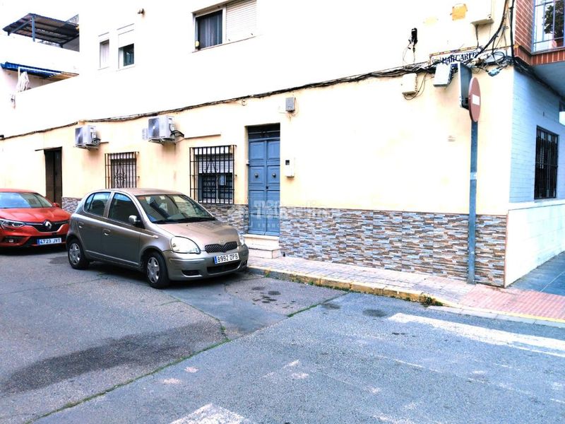 Foto e4cabd37-b388-400d-a075-d5fd02fa5777. Local comercial a Coria del Río