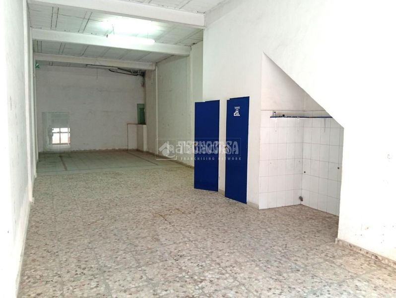 Foto 49d4a271-eee5-45b9-8254-870929c92c40. Casa aparellada amb aparcament a Coria del Río