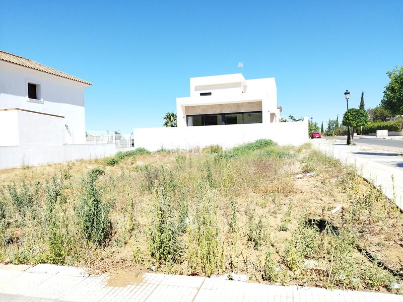 Foto a2e0684f-8997-4e94-a431-a47801cbf1ec. Terreno residenziale in avenida del descubrimiento 37 in Lepe